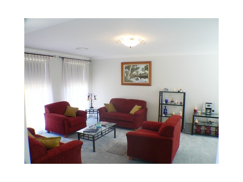 12  Leicester Way, St Clair NSW 2759