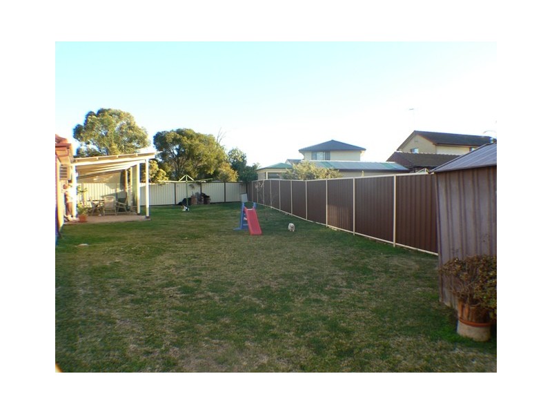 4 Architects Place, St Clair NSW 2759