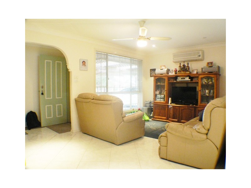 133 Explorers Way, St Clair NSW 2759