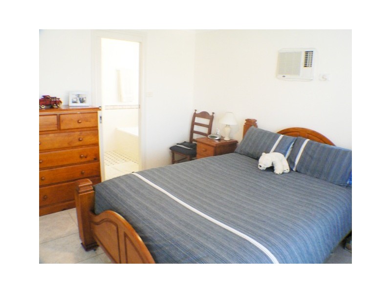 133 Explorers Way, St Clair NSW 2759