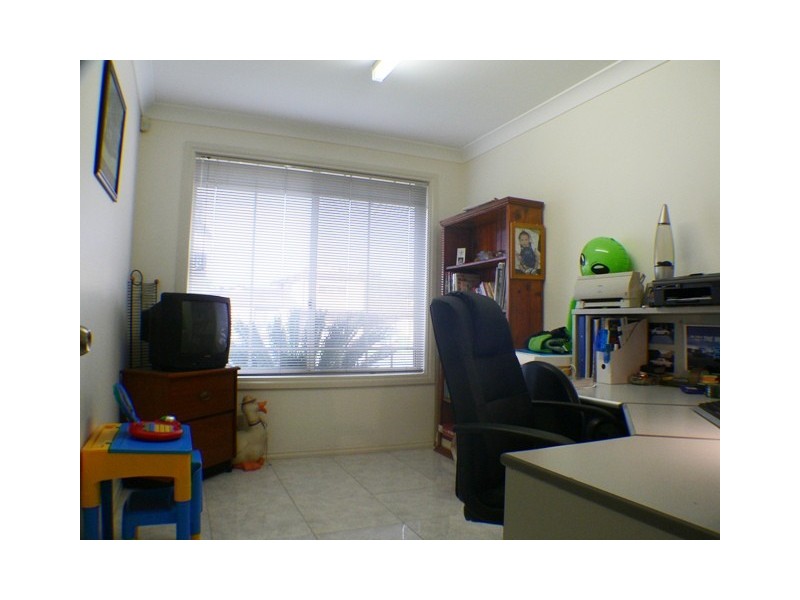 133 Explorers Way, St Clair NSW 2759