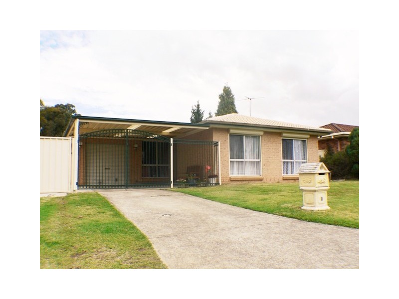 3  Kalambo Place, St Clair NSW 2759