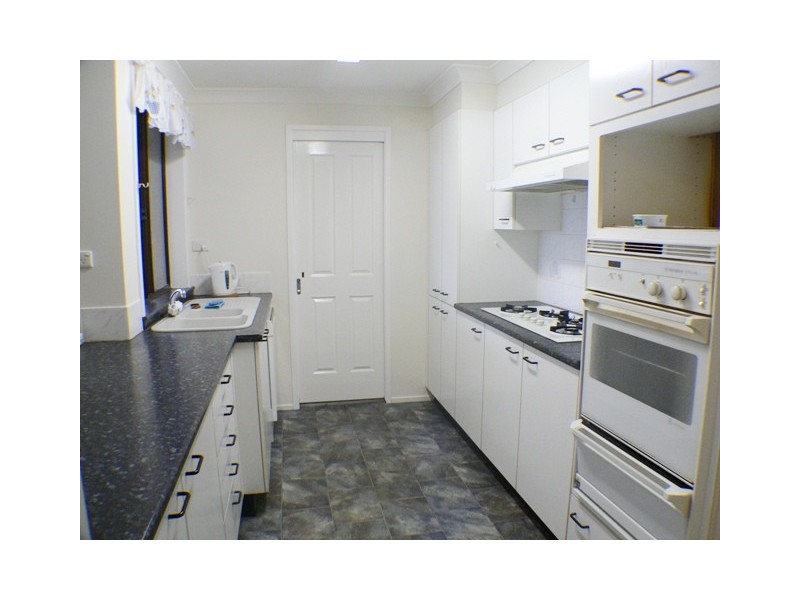 11 Ireland Street, St Clair NSW 2759