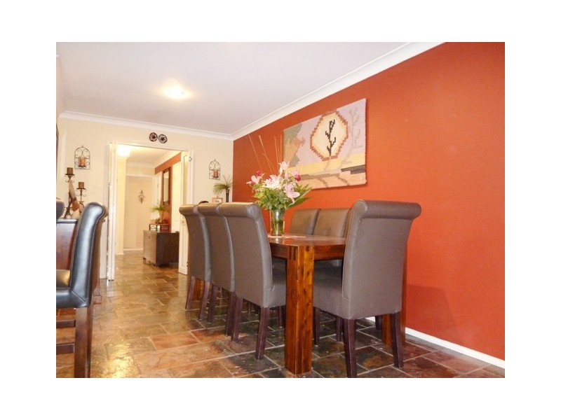 6  McLaren Grove, St Clair NSW 2759