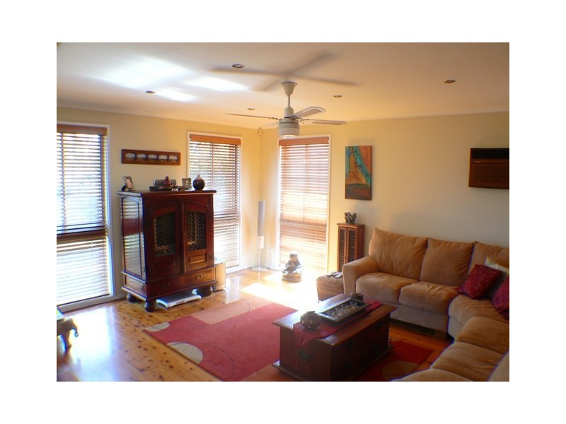 43  Lyrebird Crescent, St Clair NSW 2759