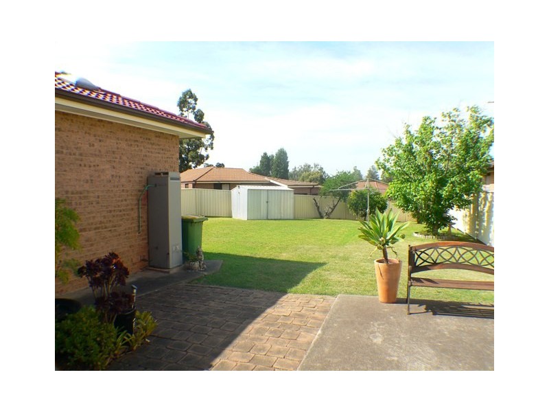 43  Lyrebird Crescent, St Clair NSW 2759