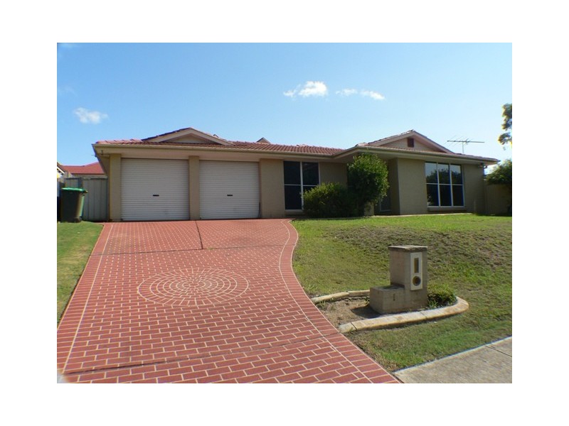 1  Colorado Drive, St Clair NSW 2759