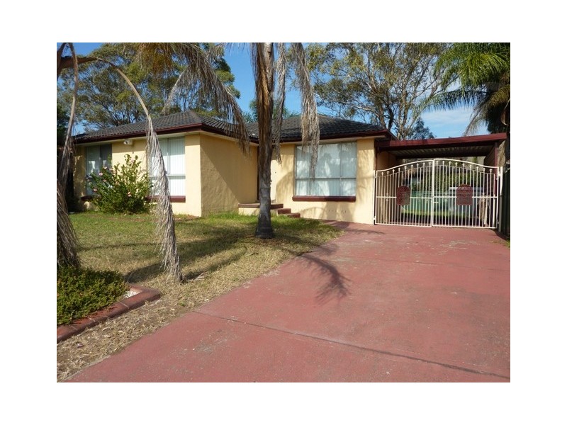 55 Kunipipi Street, St Clair NSW 2759