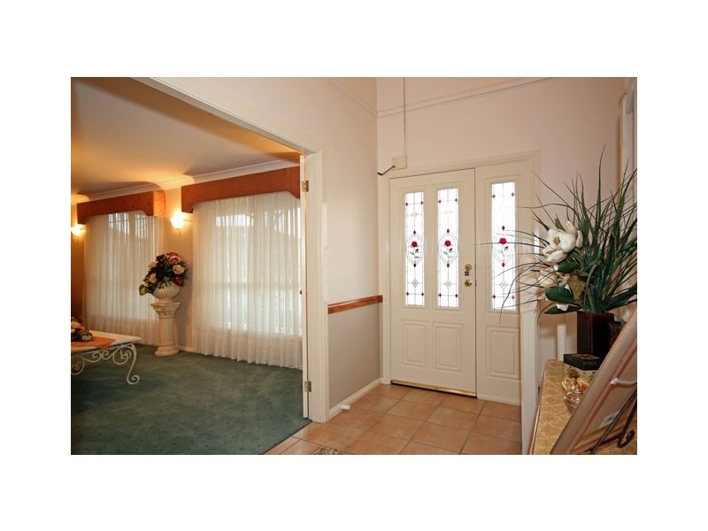 20  Belledale Close, St Clair NSW 2759