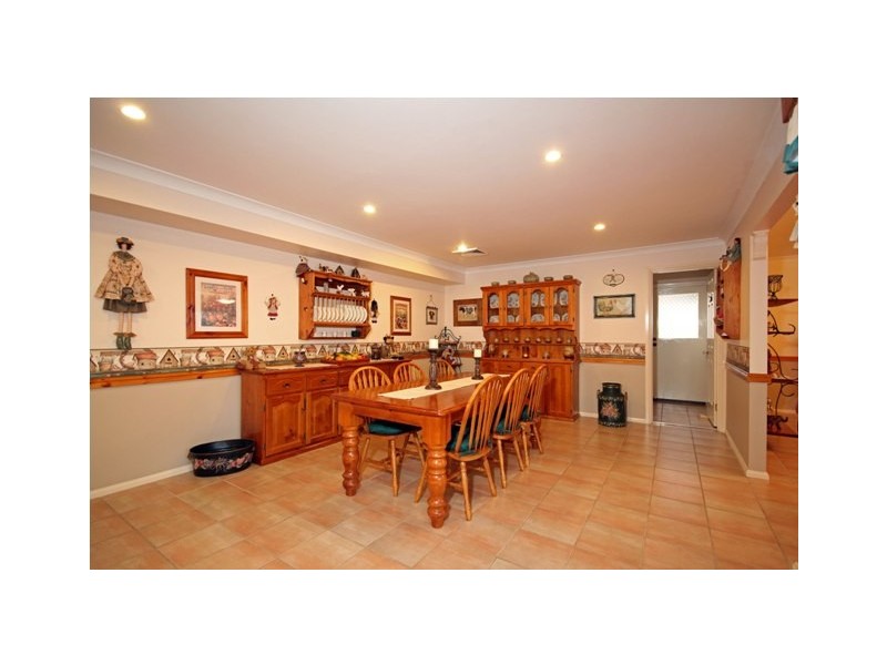 20  Belledale Close, St Clair NSW 2759