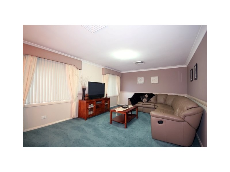 20  Belledale Close, St Clair NSW 2759