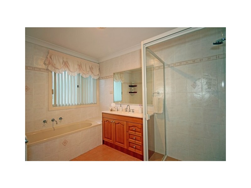 20  Belledale Close, St Clair NSW 2759