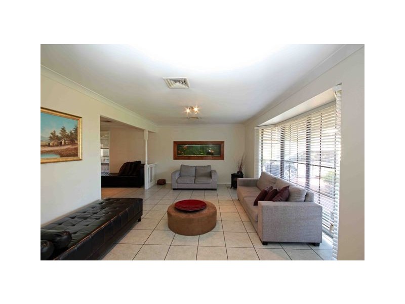 10 Kunipipi Street, St Clair NSW 2759