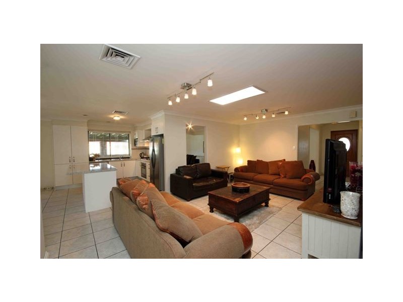 10 Kunipipi Street, St Clair NSW 2759