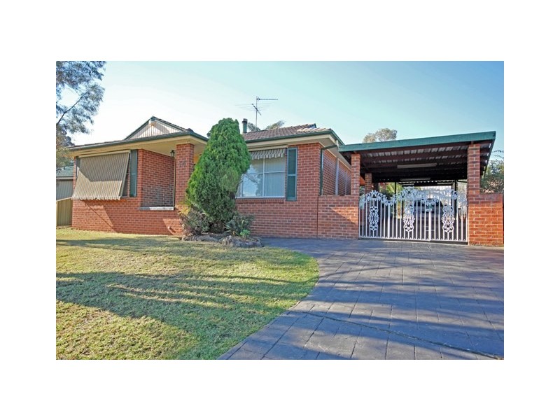 14  Menzies Circuit, St Clair NSW 2759