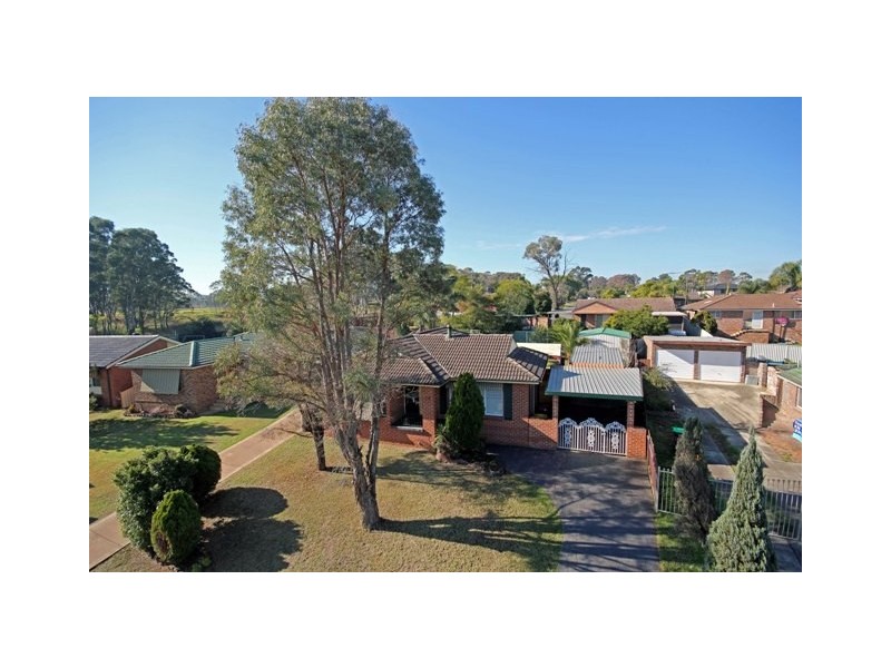 14  Menzies Circuit, St Clair NSW 2759