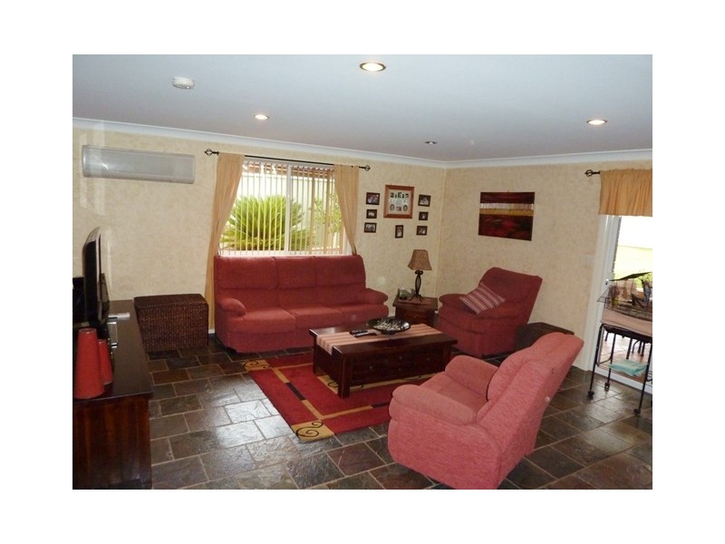 6  McLaren Grove, St Clair NSW 2759