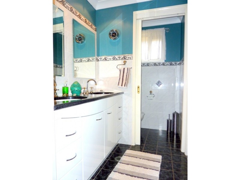 6  McLaren Grove, St Clair NSW 2759