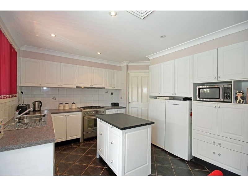 3  Dove Place, St Clair NSW 2759