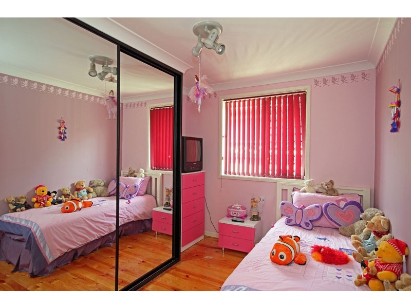 3  Dove Place, St Clair NSW 2759