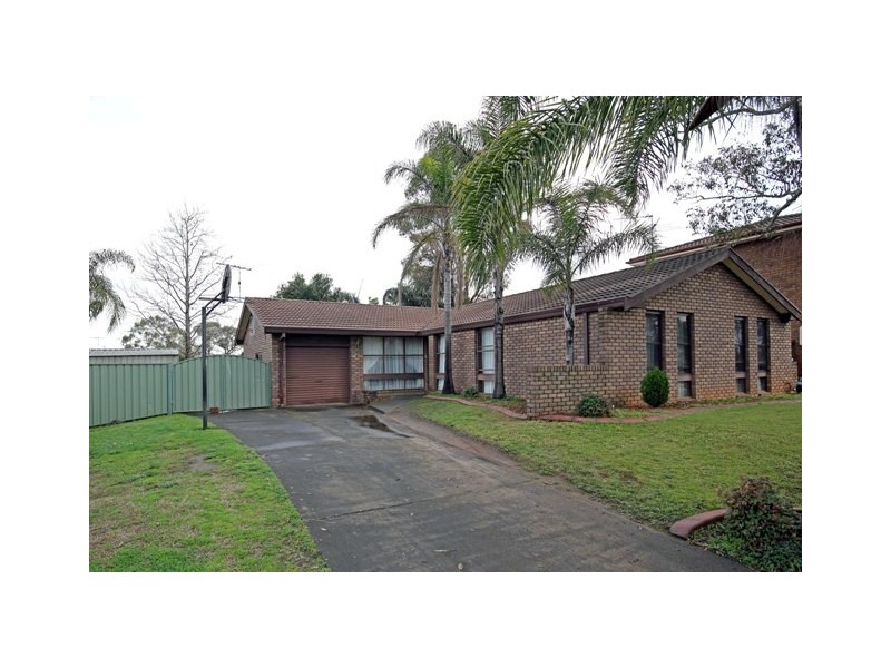 7  Omega Place, St Clair NSW 2759