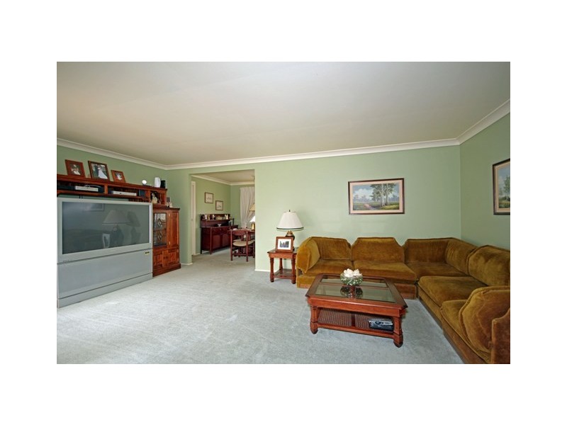 7  Omega Place, St Clair NSW 2759