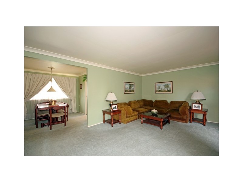 7  Omega Place, St Clair NSW 2759