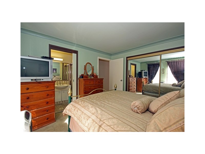 7  Omega Place, St Clair NSW 2759