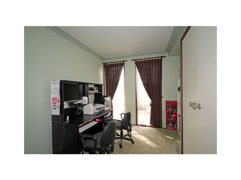 7  Omega Place, St Clair NSW 2759