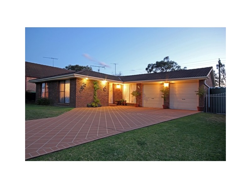 31  Horseshoe Circuit, St Clair NSW 2759