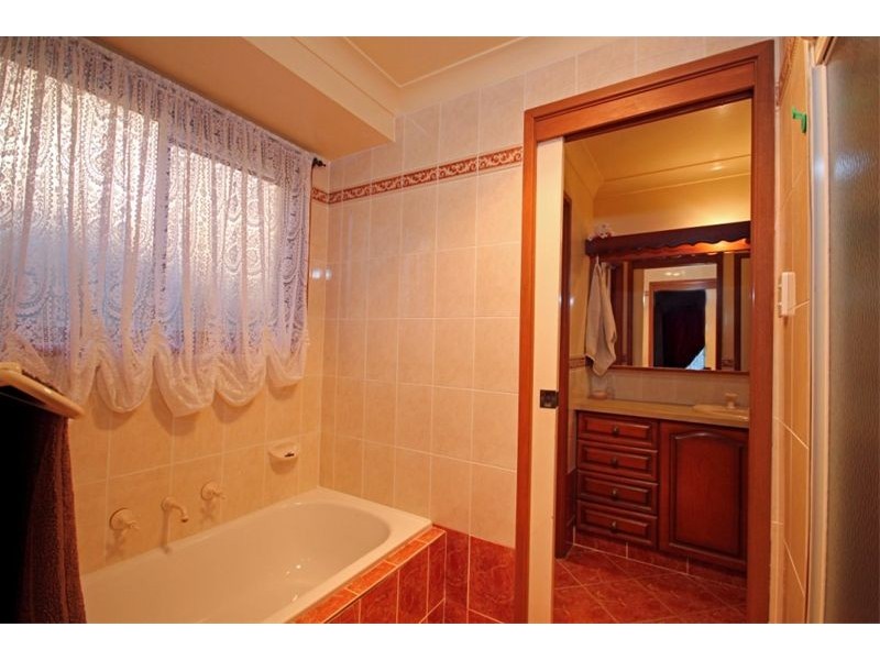 31  Horseshoe Circuit, St Clair NSW 2759