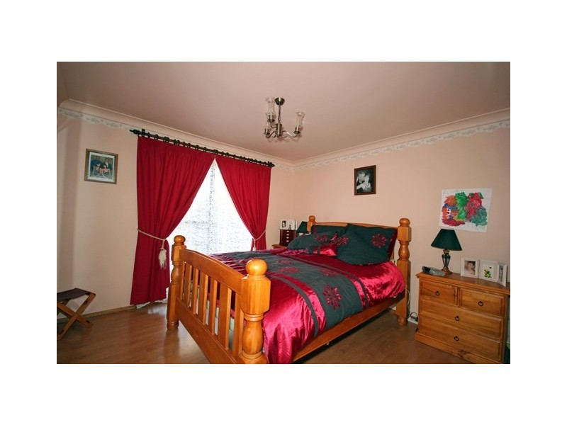 31  Horseshoe Circuit, St Clair NSW 2759