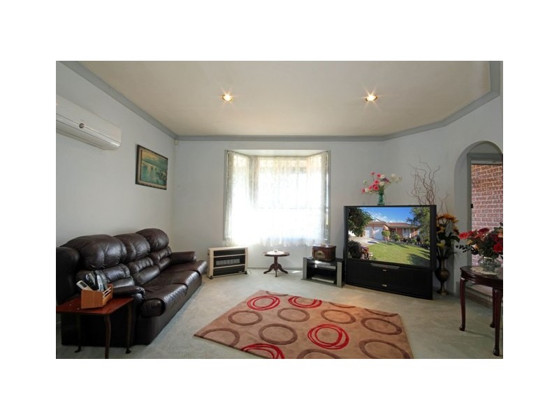 12 Hickory Place, St Clair NSW 2759