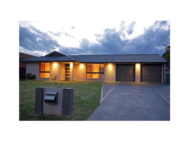 9 Newark Place, St Clair NSW 2759