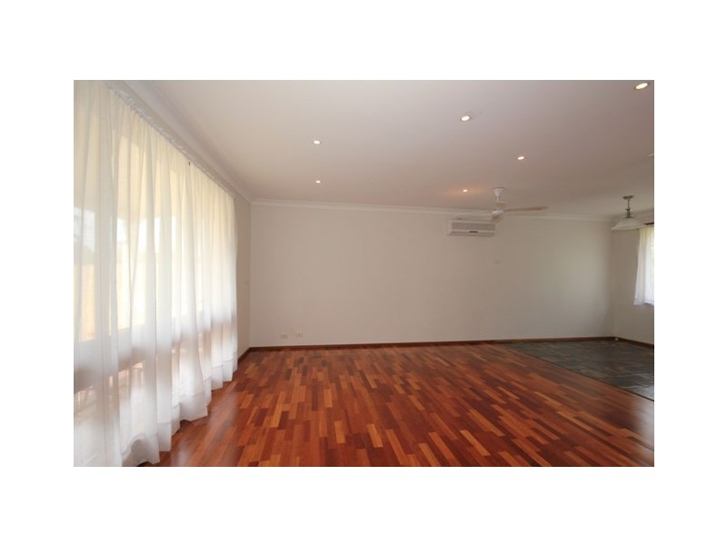 2 Oldfield Court, St Clair NSW 2759