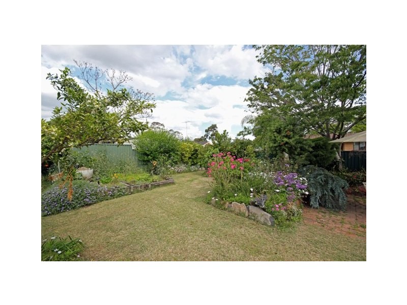 2 Oldfield Court, St Clair NSW 2759