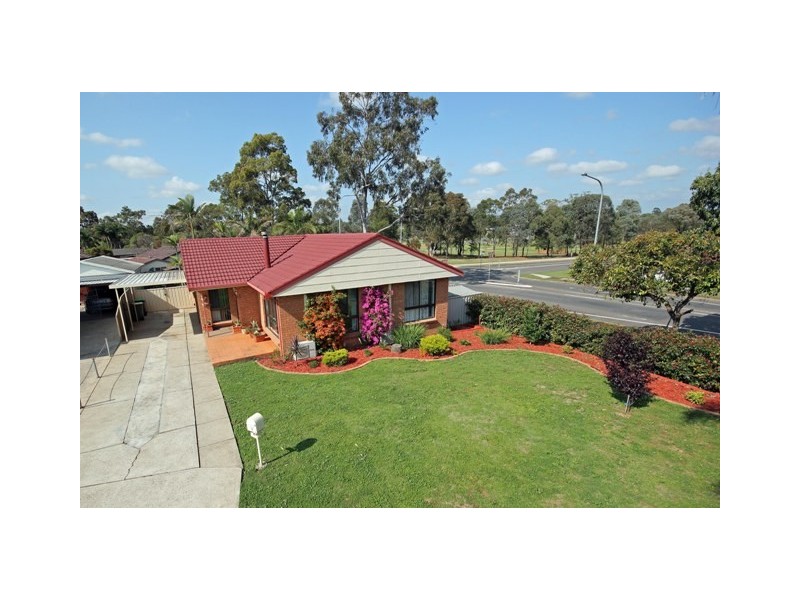 9  Cadell Glen, St Clair NSW 2759