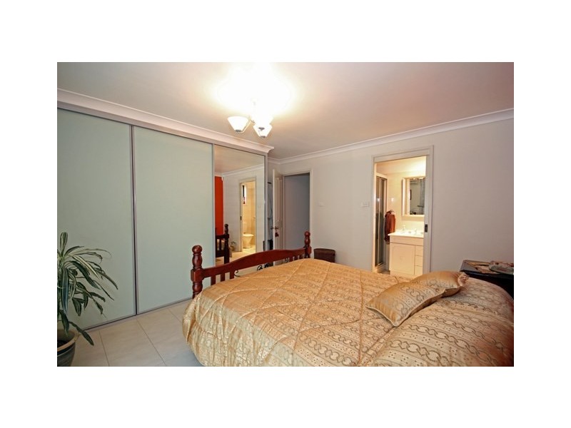 9  Cadell Glen, St Clair NSW 2759