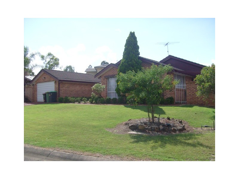 15 Mezen Place, St Clair NSW 2759
