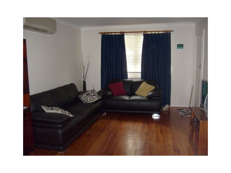 5 Wangaroa Crescent, Lethbridge Park NSW 2770