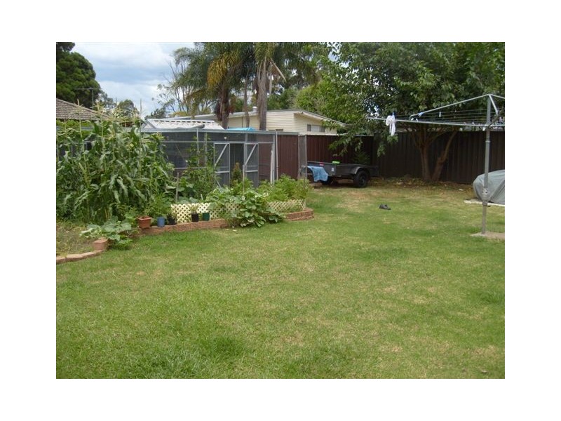 5 Wangaroa Crescent, Lethbridge Park NSW 2770