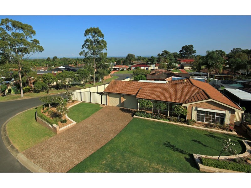 1  Tumut Place, St Clair NSW 2759