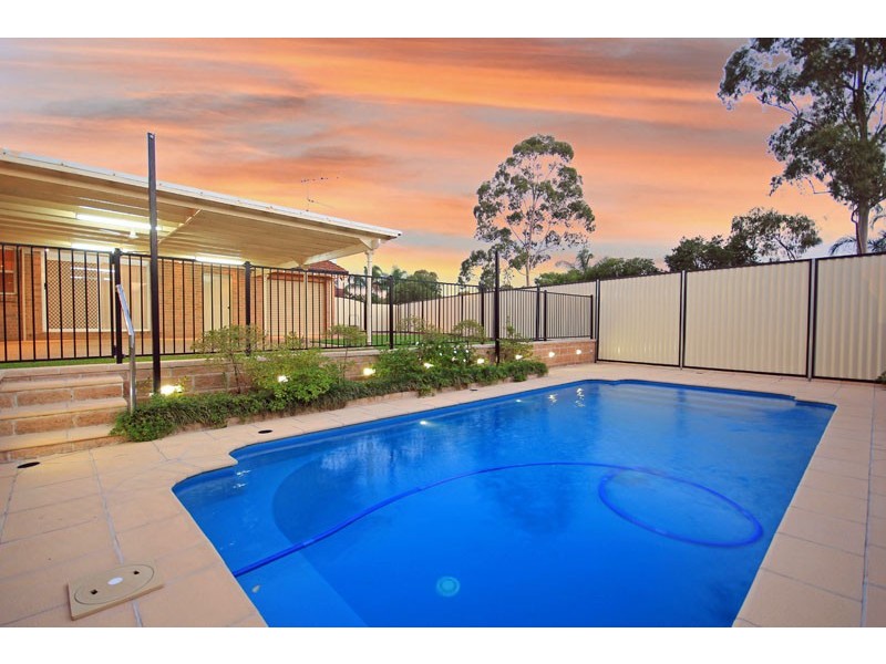 1  Tumut Place, St Clair NSW 2759