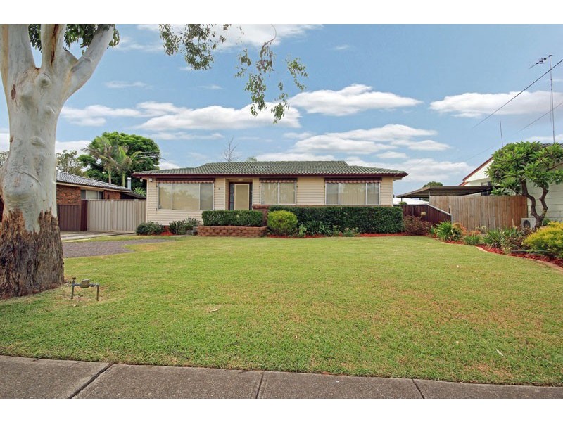 6 Melville Road, St Clair NSW 2759