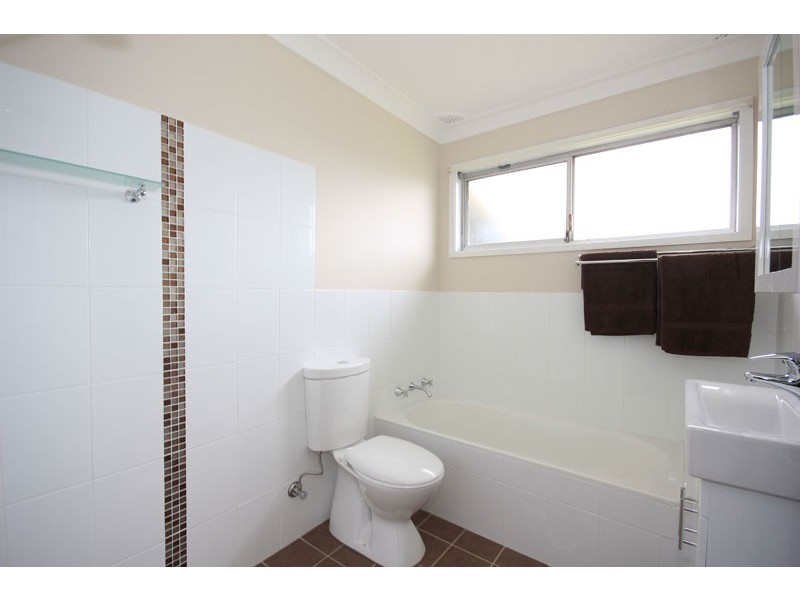 6 Melville Road, St Clair NSW 2759