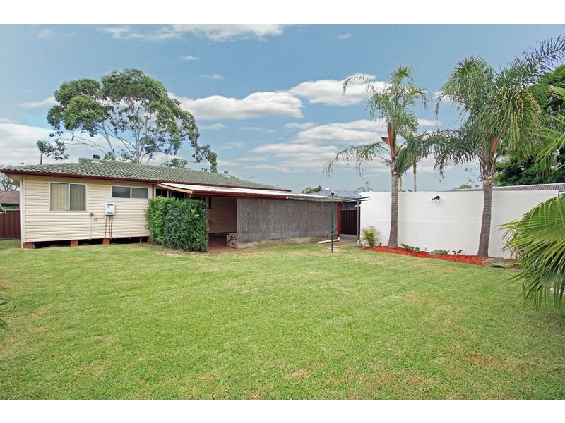 6 Melville Road, St Clair NSW 2759
