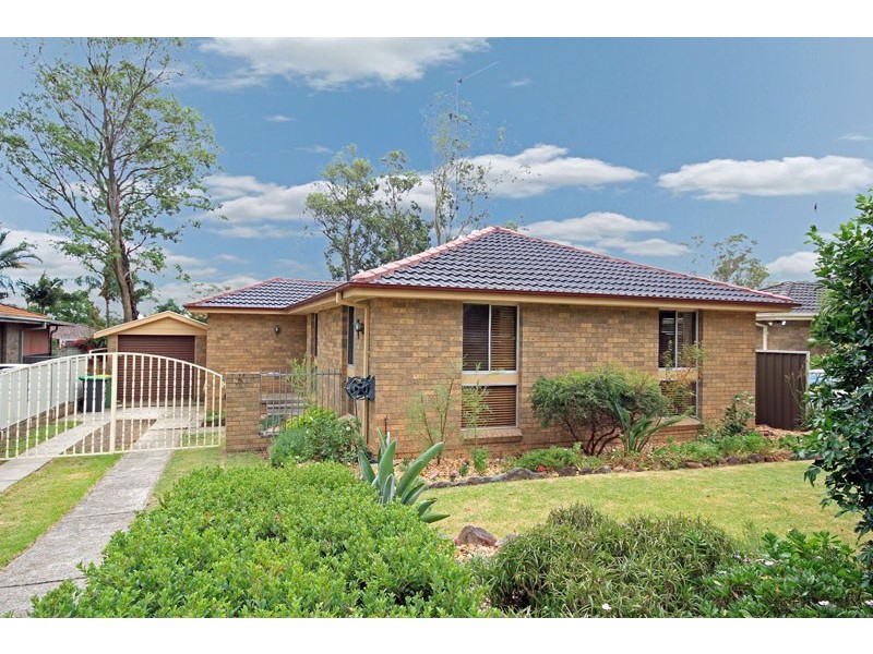 11 Lindwall Court, St Clair NSW 2759