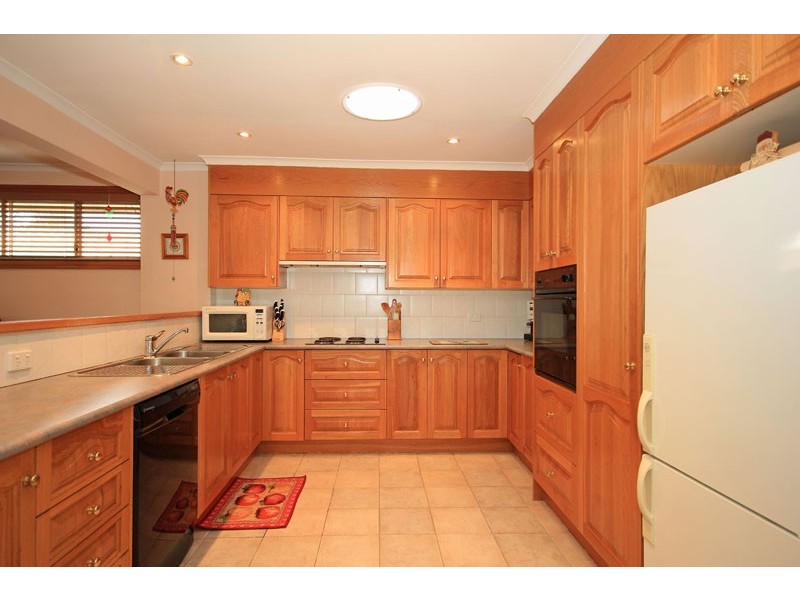 11 Lindwall Court, St Clair NSW 2759