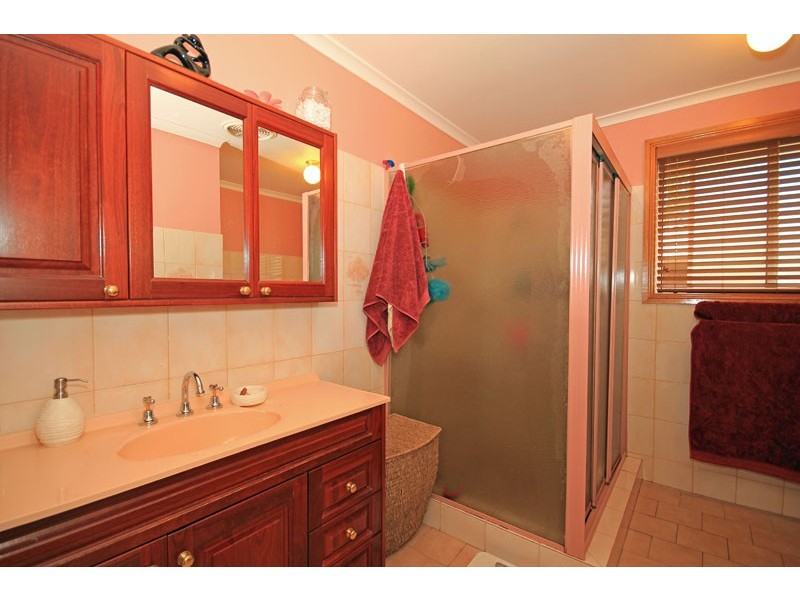 11 Lindwall Court, St Clair NSW 2759