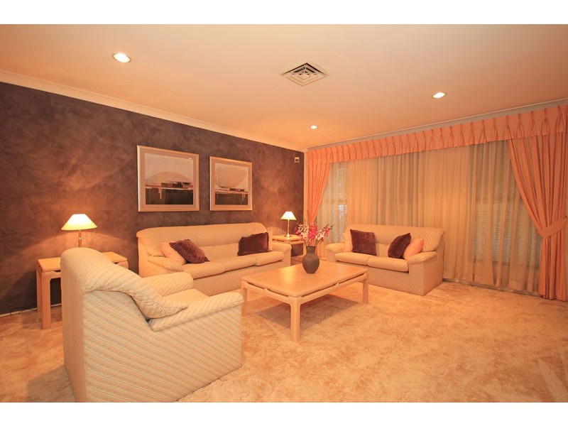 19  Windrush Cct,, St Clair NSW 2759